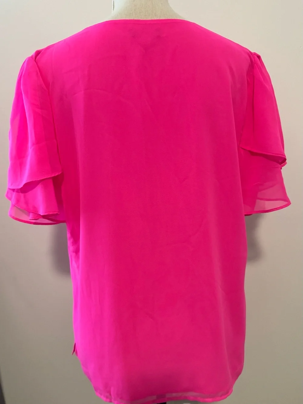 Vince Camuto Hot Pink V-Neck Ruffle Sheer Short Sleeve Blouse L - Picture 13 of 14